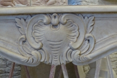 Cheminée_Louis_XV_Détail_d'une_coquille